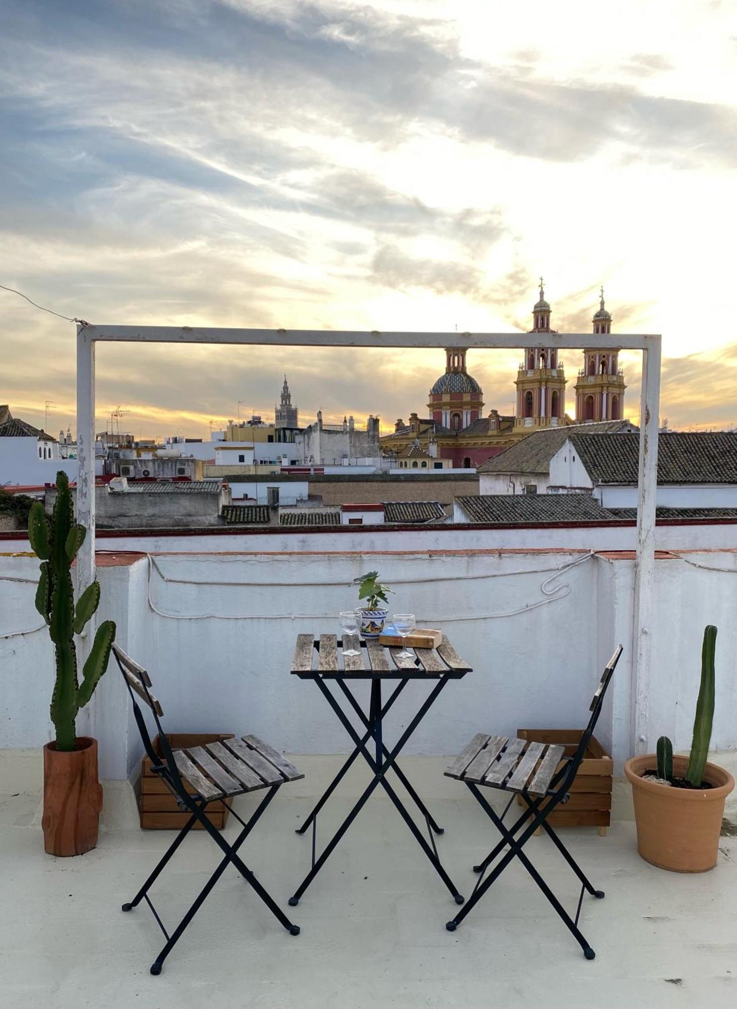 Apartamento Imperial Sevilla City Center Luaran gambar